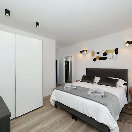 House Bona * Sukošan