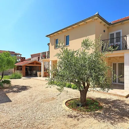 House Bona Hébergement de vacances Sukošan